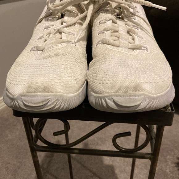 Men’s HyperAce 2 White Volleyball Shoes (Nike ZOOM) - Picture 2 of 11